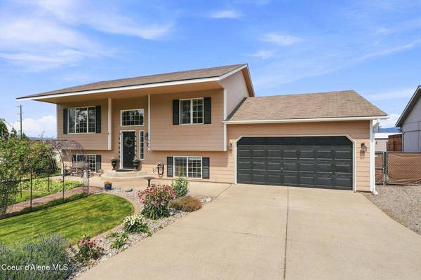 460 W Bridle LN, Post Falls, ID 83854