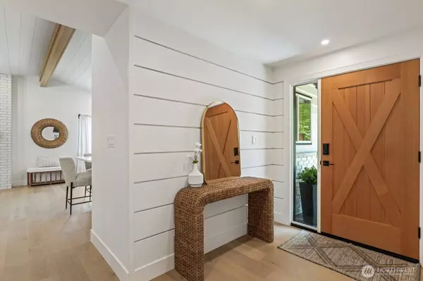 12426 NE 73rd ST, Kirkland, WA 98033