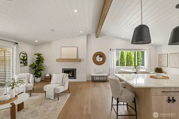 12426 NE 73rd ST, Kirkland, WA 98033