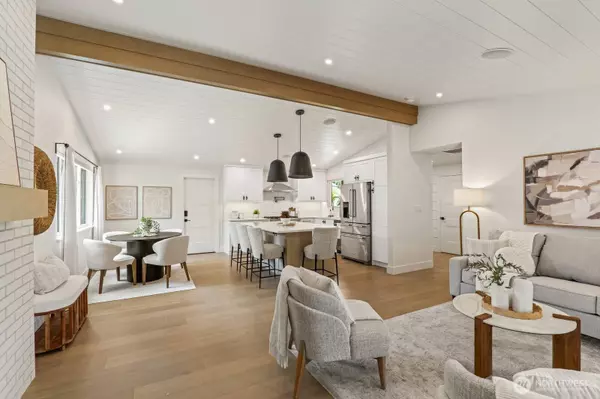 12426 NE 73rd ST, Kirkland, WA 98033