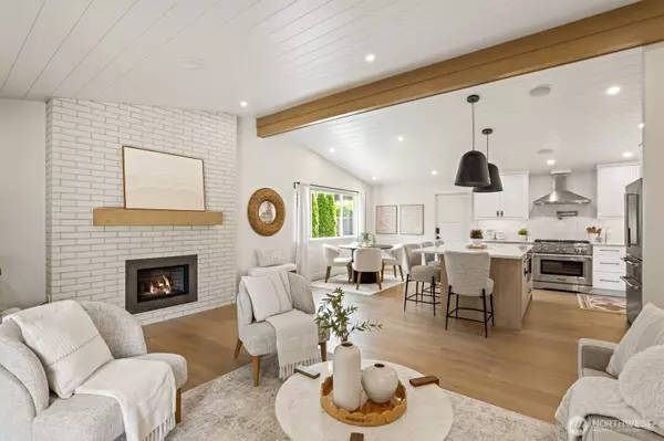 12426 NE 73rd ST, Kirkland, WA 98033