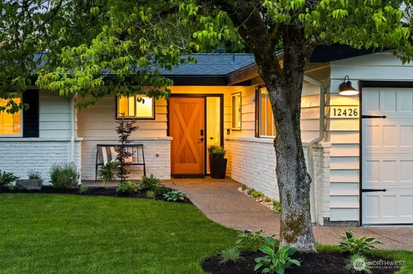 12426 NE 73rd ST, Kirkland, WA 98033