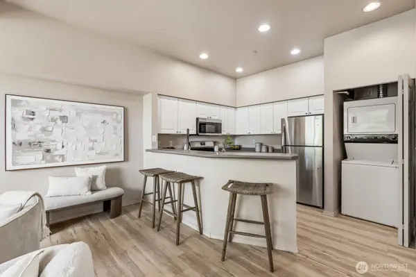 16125 Juanita Woodinville WAY NE #201, Bothell, WA 98011