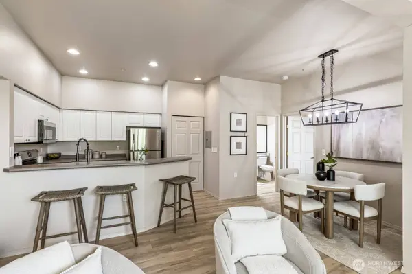 16125 Juanita Woodinville WAY NE #201, Bothell, WA 98011