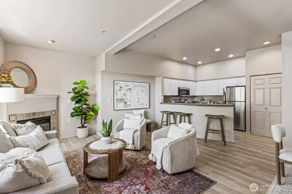 16125 Juanita Woodinville WAY NE #201, Bothell, WA 98011
