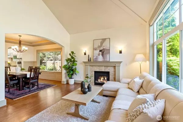 16633 NE 40th CT, Redmond, WA 98052