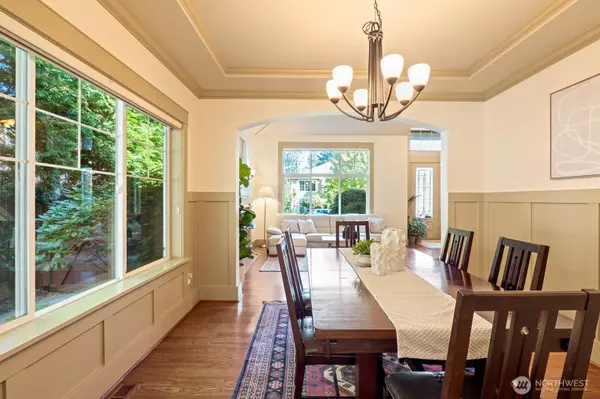 16633 NE 40th CT, Redmond, WA 98052