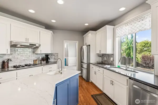 1004 23rd ST SW, Puyallup, WA 98371