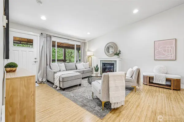 21305 48th AVE W #B205, Mountlake Terrace, WA 98043