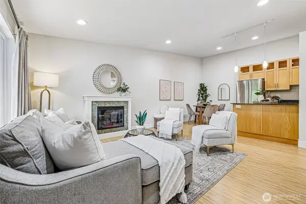 21305 48th AVE W #B205, Mountlake Terrace, WA 98043