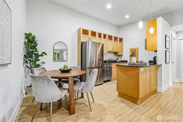 21305 48th AVE W #B205, Mountlake Terrace, WA 98043