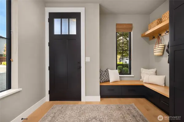 225 3rd AVE S, Kirkland, WA 98033