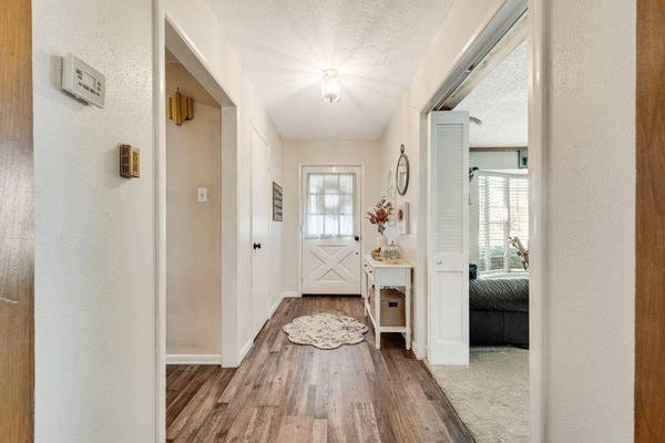 332 Plainview Drive, Hurst, TX 76054