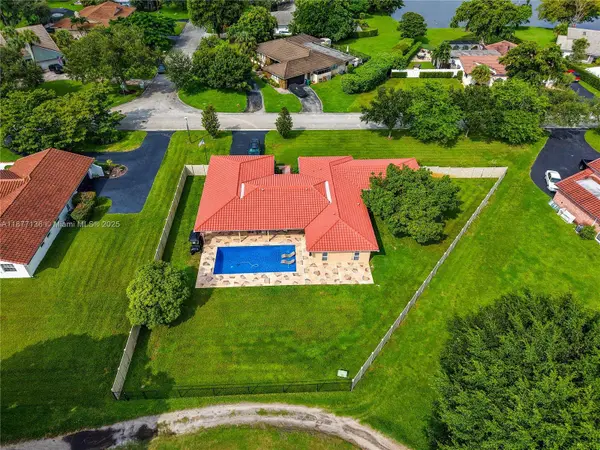 11081 NW 26th Dr, Coral Springs, FL 33065