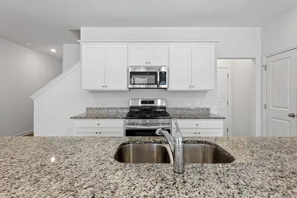 2749 Lou Lou LN, Buford, GA 30519