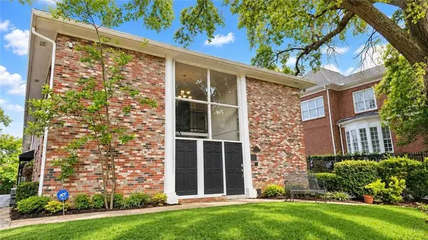 3668 Kingsboro RD NE #5