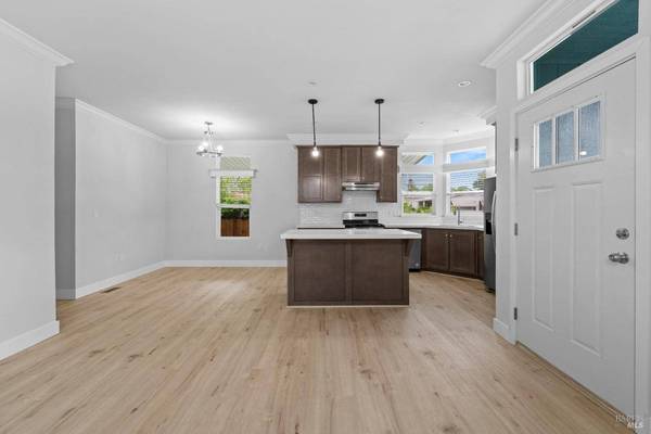 153 Bari LN, Windsor, CA 95492