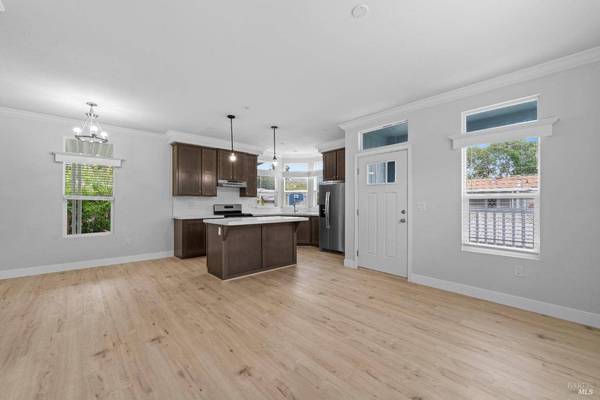 153 Bari LN, Windsor, CA 95492