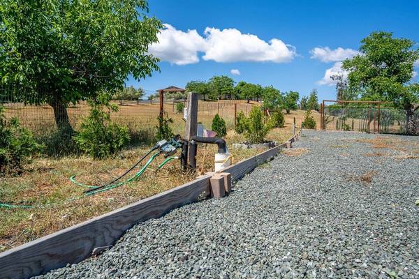 2192 Riggs RD, Lakeport, CA 95453
