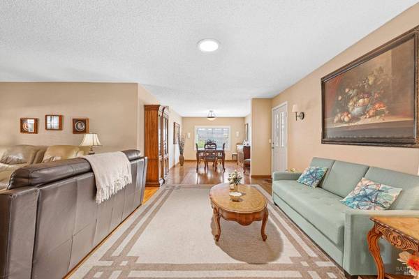 96 Shamrock CIR, Santa Rosa, CA 95403