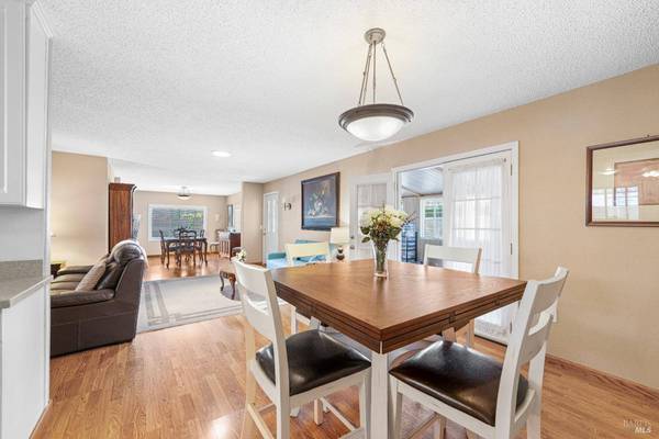 96 Shamrock CIR, Santa Rosa, CA 95403