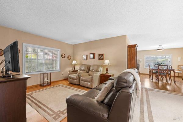 96 Shamrock CIR, Santa Rosa, CA 95403