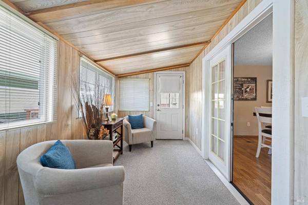 96 Shamrock CIR, Santa Rosa, CA 95403