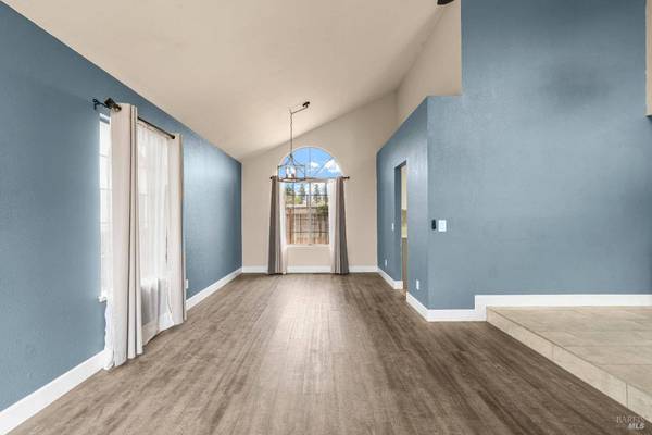 172 Cornell ST, Windsor, CA 95492