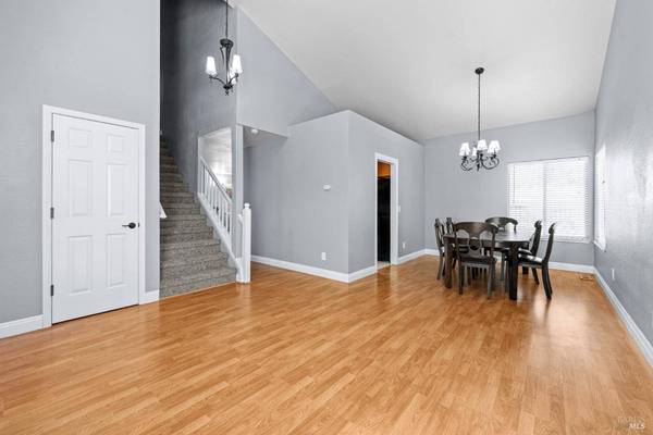 1820 Howard DR, Windsor, CA 95492