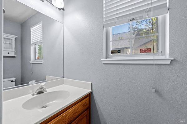1820 Howard DR, Windsor, CA 95492