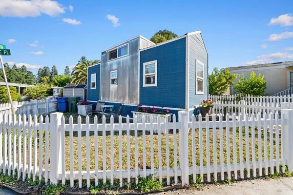 129 Katherine PL 59, Windsor, CA 95492