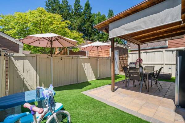 2706 Lakeview DR, Santa Rosa, CA 95405