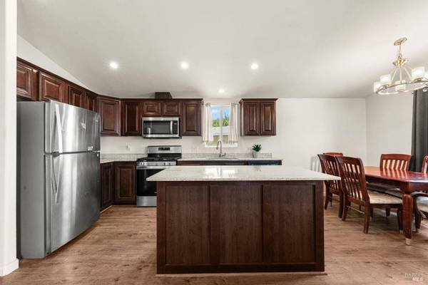 3145 Clare AVE, Santa Rosa, CA 95403