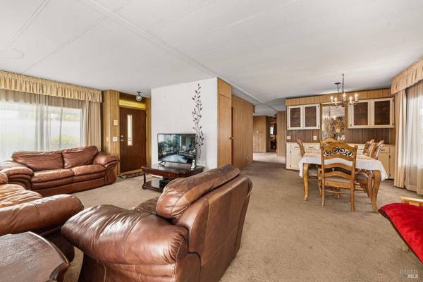 8166 Willow ST, Windsor, CA 95492