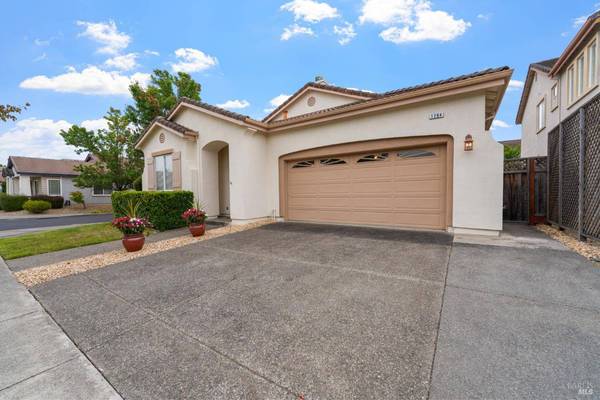 1284 Eagle DR, Windsor, CA 95492