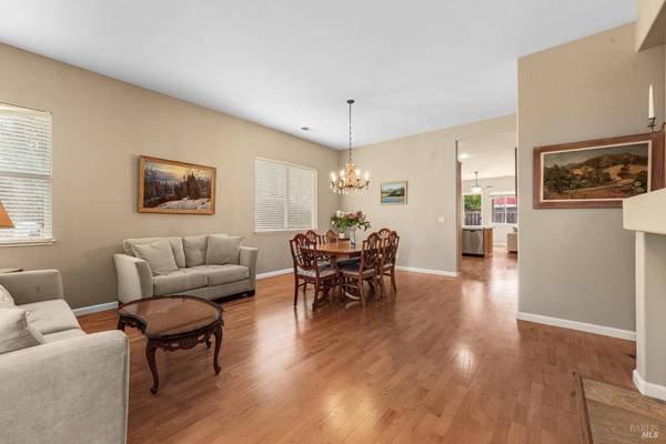 1284 Eagle DR, Windsor, CA 95492