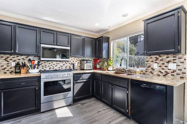236 Wikiup Meadows DR, Santa Rosa, CA 95403
