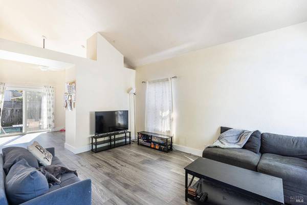236 Wikiup Meadows DR, Santa Rosa, CA 95403