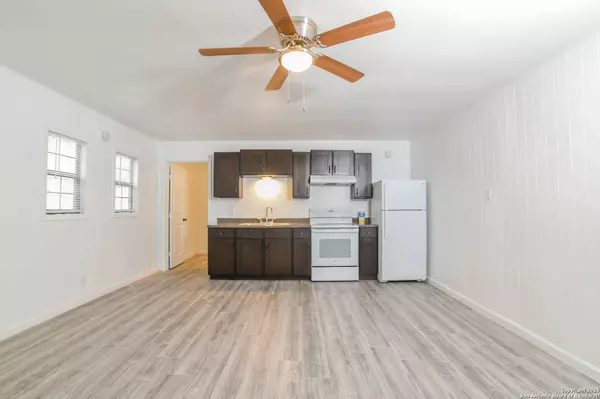 215 Greenlawn, Pleasanton, TX 78064