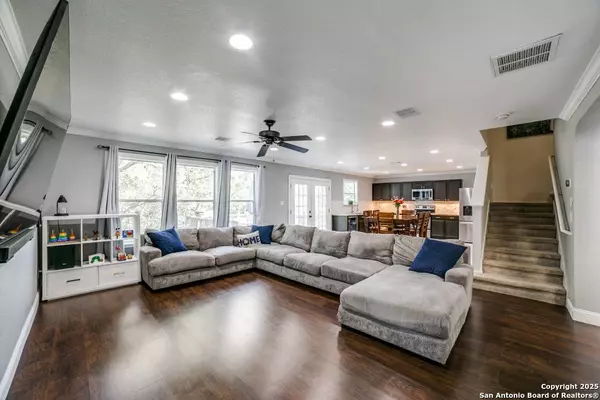 10323 Medio, San Antonio, TX 78245