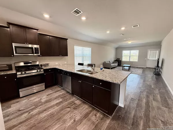 807 Blue Landing, San Antonio, TX 78221