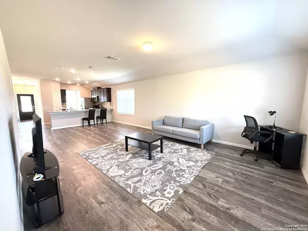 807 Blue Landing, San Antonio, TX 78221