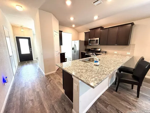 807 Blue Landing, San Antonio, TX 78221