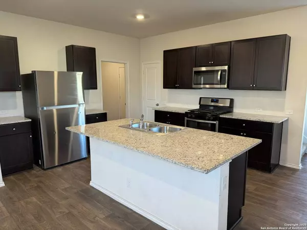 13060 Kalinoski, St Hedwig, TX 78152