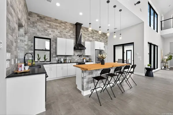 8024 Alton, Selma, TX 78154