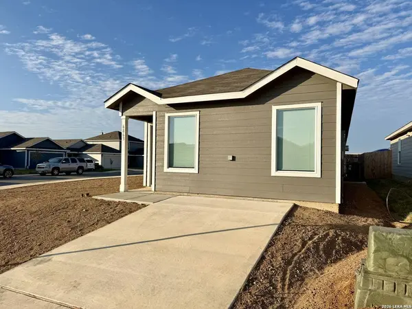 6863 Chert Chase, Elmendorf, TX 78112