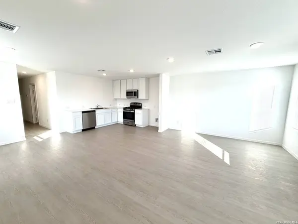 6743 Chert Chase, Elmendorf, TX 78112