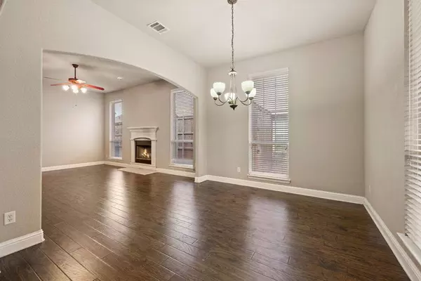 8234 Winter Falls Trail, Fort Worth, TX 76053