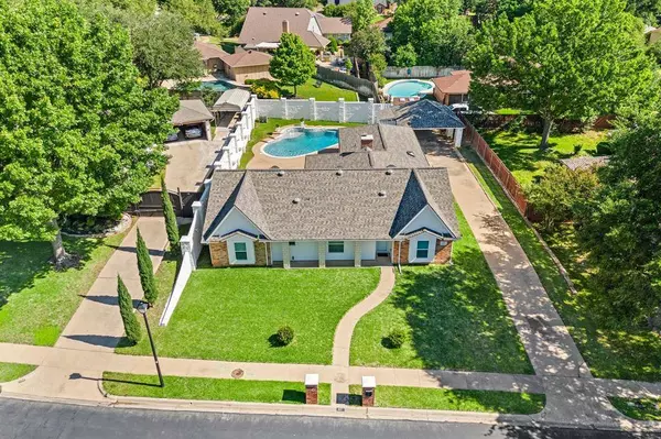 501 Eagle Drive, Bedford, TX 76021