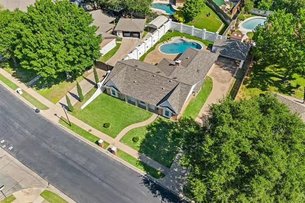 501 Eagle Drive, Bedford, TX 76021